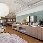 Home Hotel Grimstad Отель Гримстад