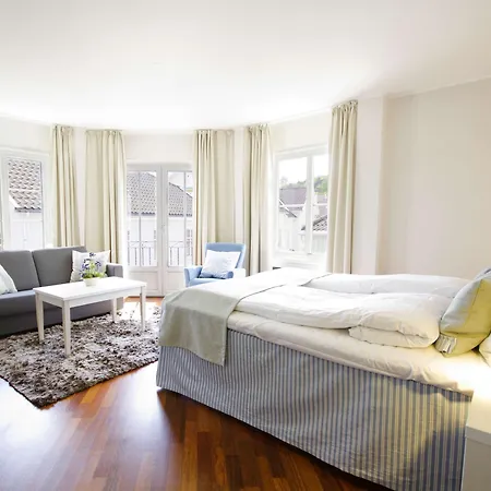 Home Hotel Grimstad 4*