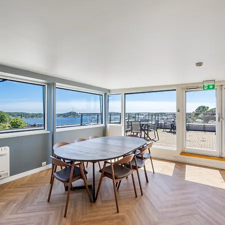 Home Hotel Grimstad 4*