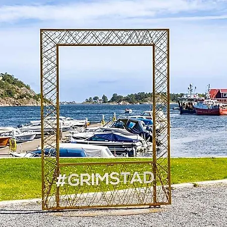 Home Hotel Grimstad 4*