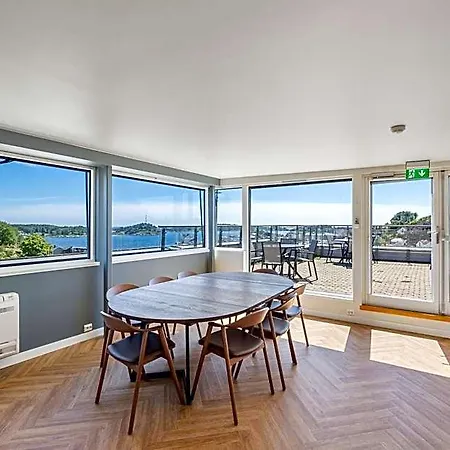Home Hotel Grimstad 4*