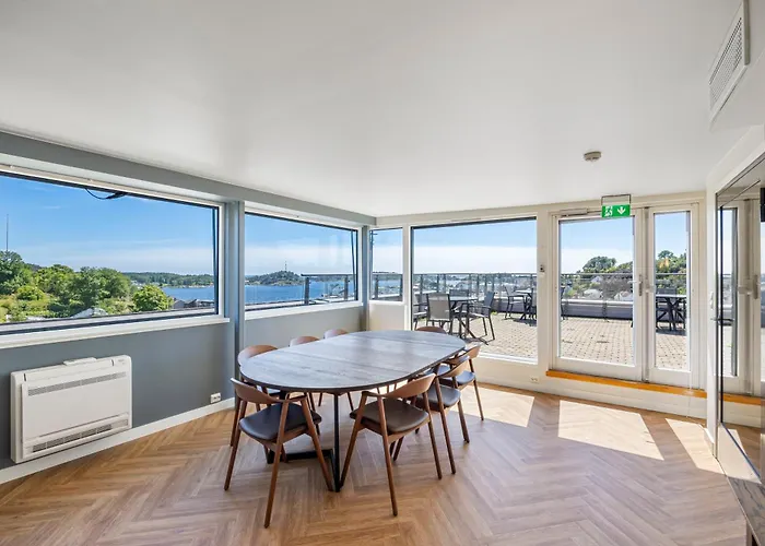 Home Hotel Grimstad 4*