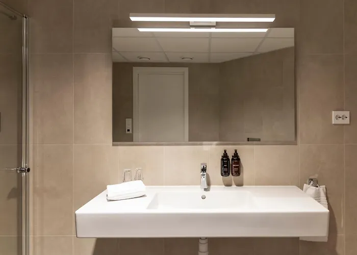 Home Hotel Grimstad Hotel