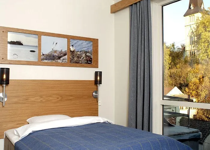 Home Hotel Grimstad 4*