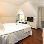 Home Hotel Grimstad 4*