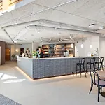 Home Hotel Grimstad Otel 4*