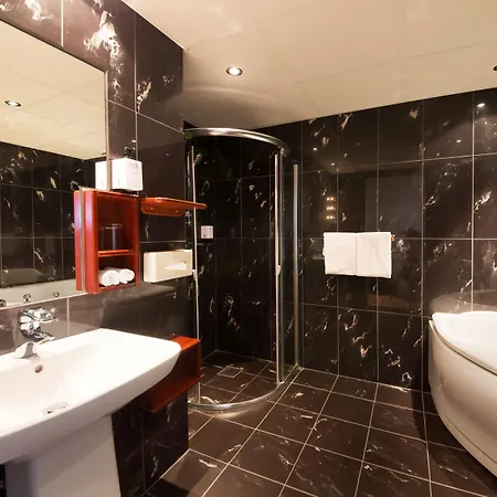 Home Hotel Grimstad 호텔