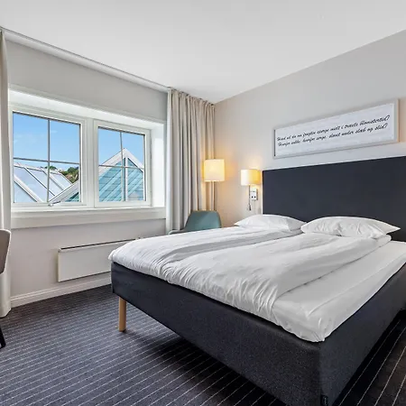 Home Hotel Grimstad 4*