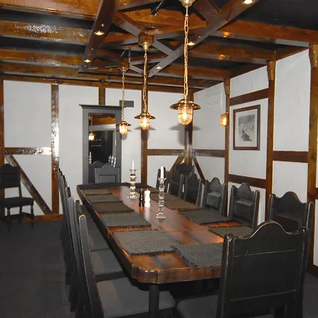 Home Hotel Grimstad 호텔 4*